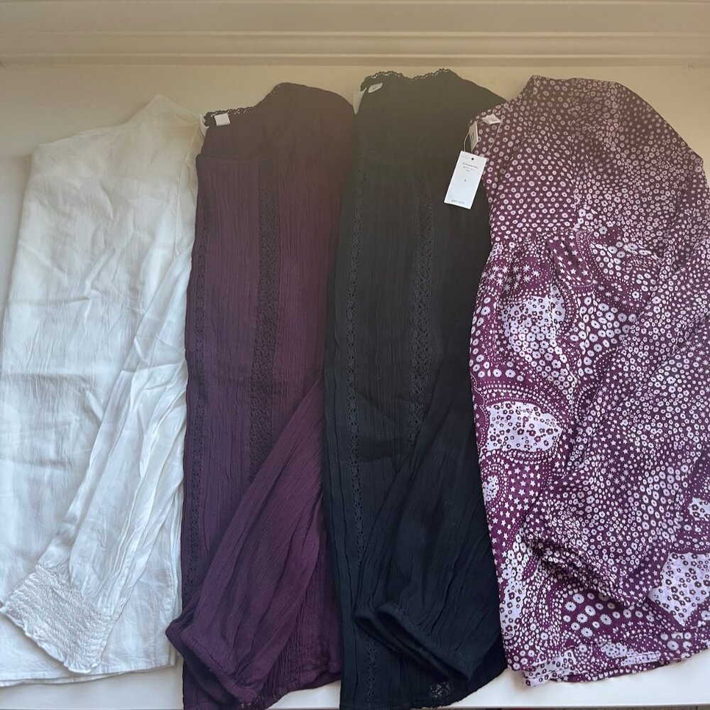 Women’s Dressy Top Bundle Size Small